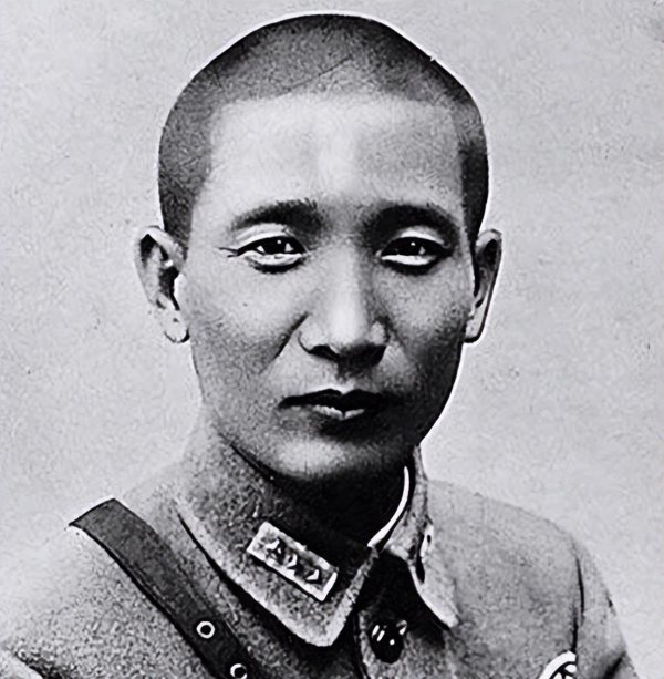 1949年新中国确定国名，张治中建议减掉2个字，毛主席：我同意